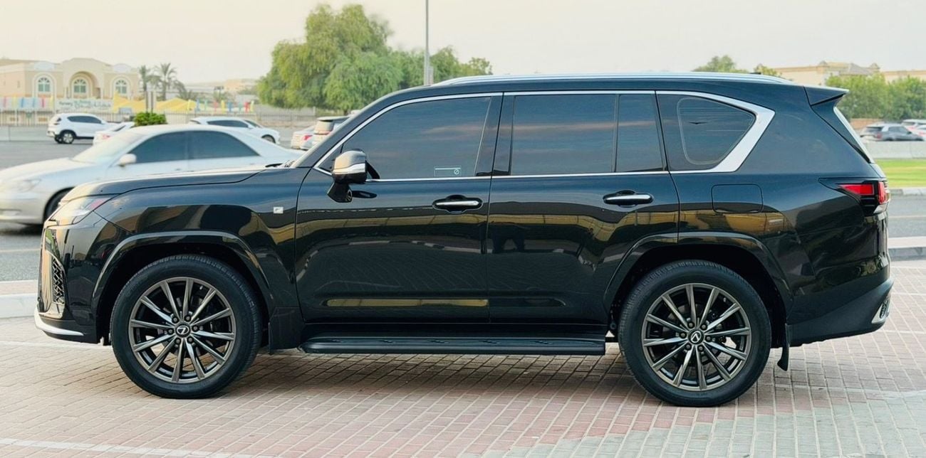 Lexus LX600 F SPORT