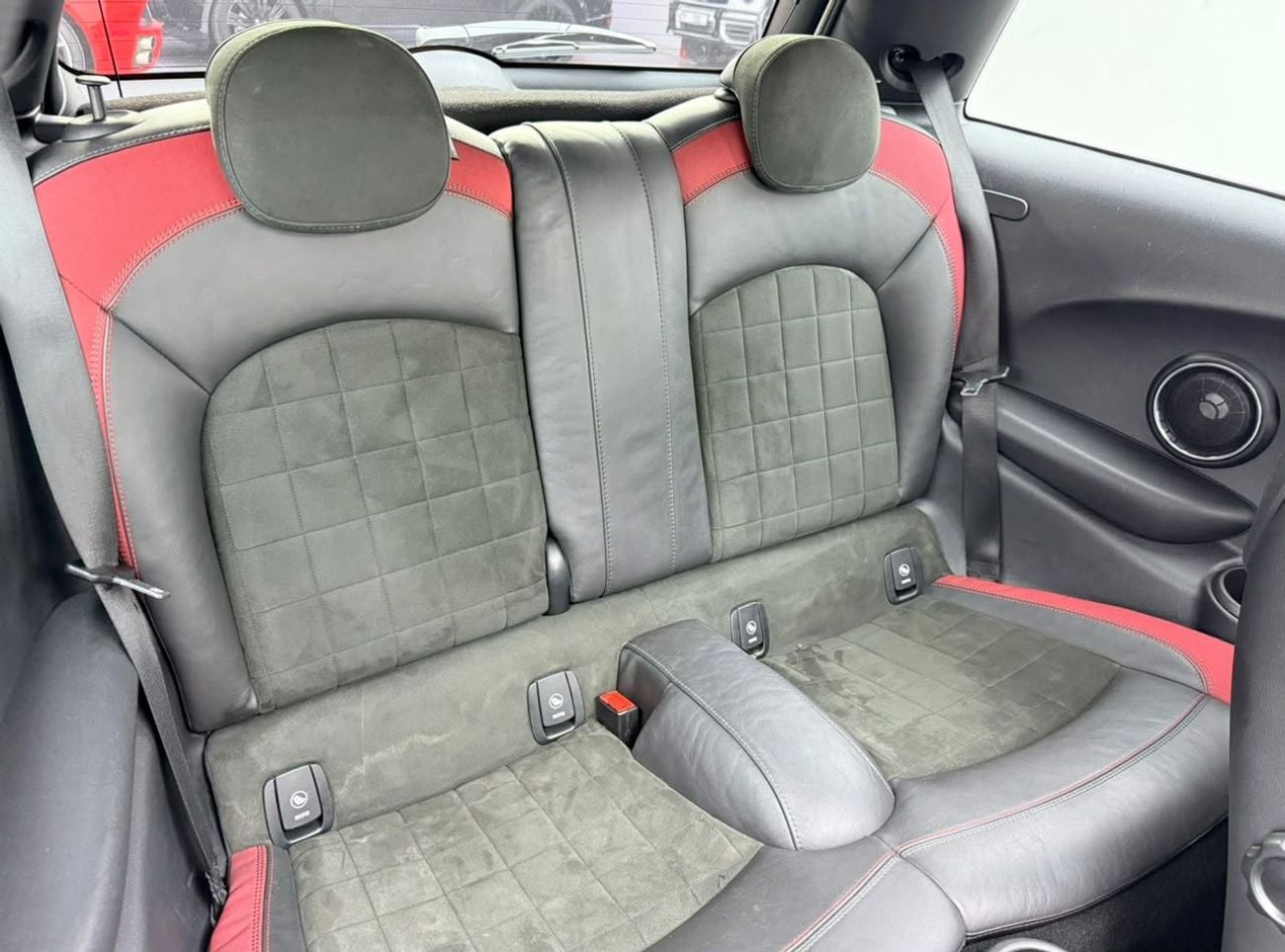 Mini John Cooper Works STANDARD 2018 Mini Cooper John Cooper Works, Service History, Fully Loaded, Excellent Condition, GCC