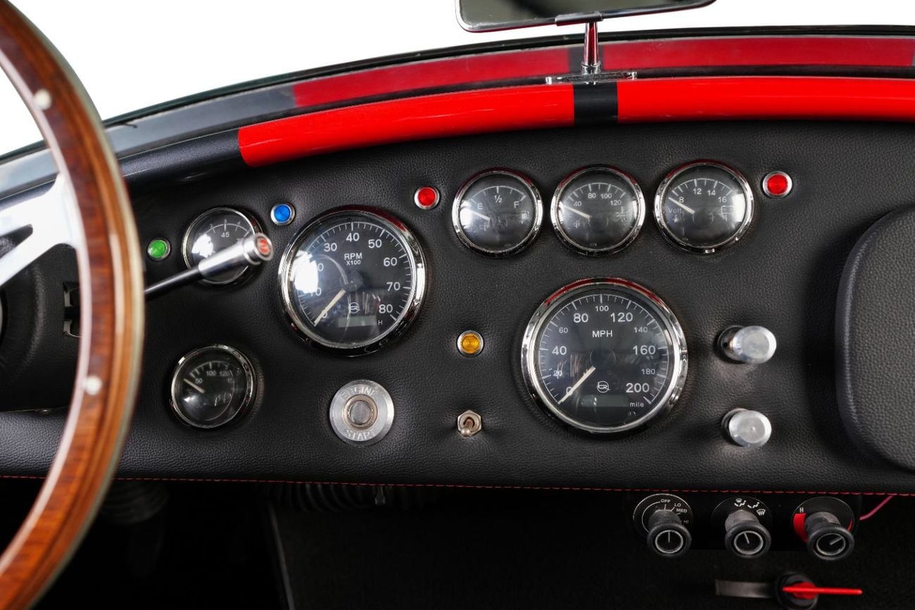 فورد شيلبي كوبرا Ford Performance-V8-Side Exhaust-Collectors Car