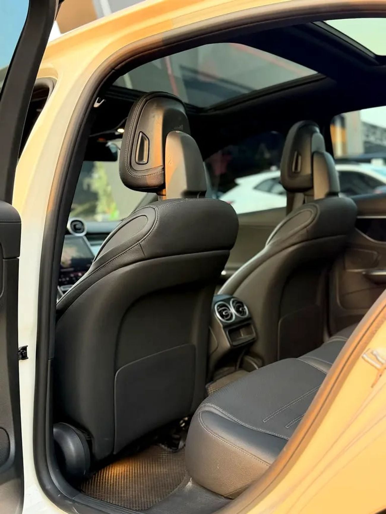 مرسيدس بنز C 200 C200 - Korean Specs - In Excellent Condition