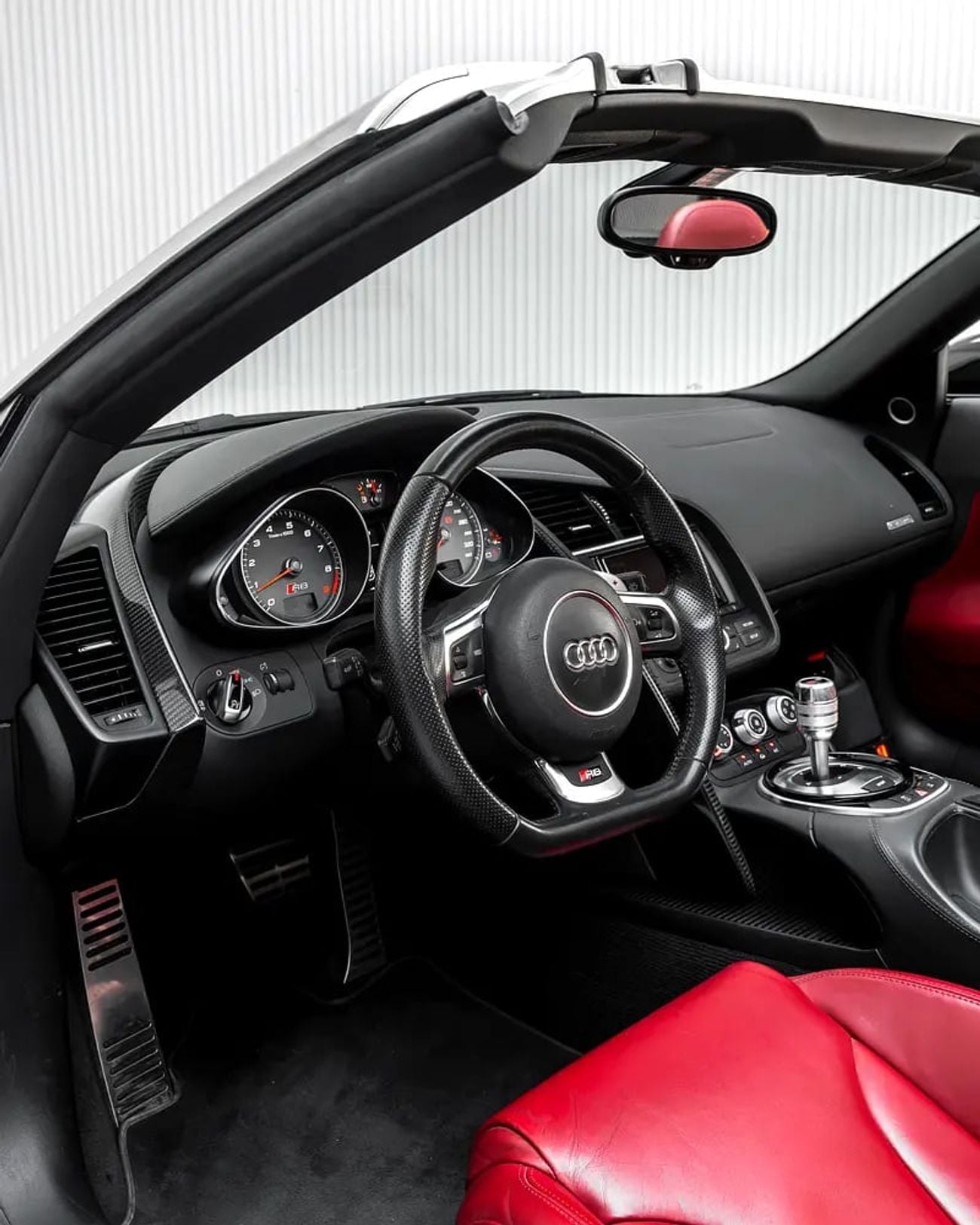 أودي R8 SPYDER V8 FSI QUATTRO