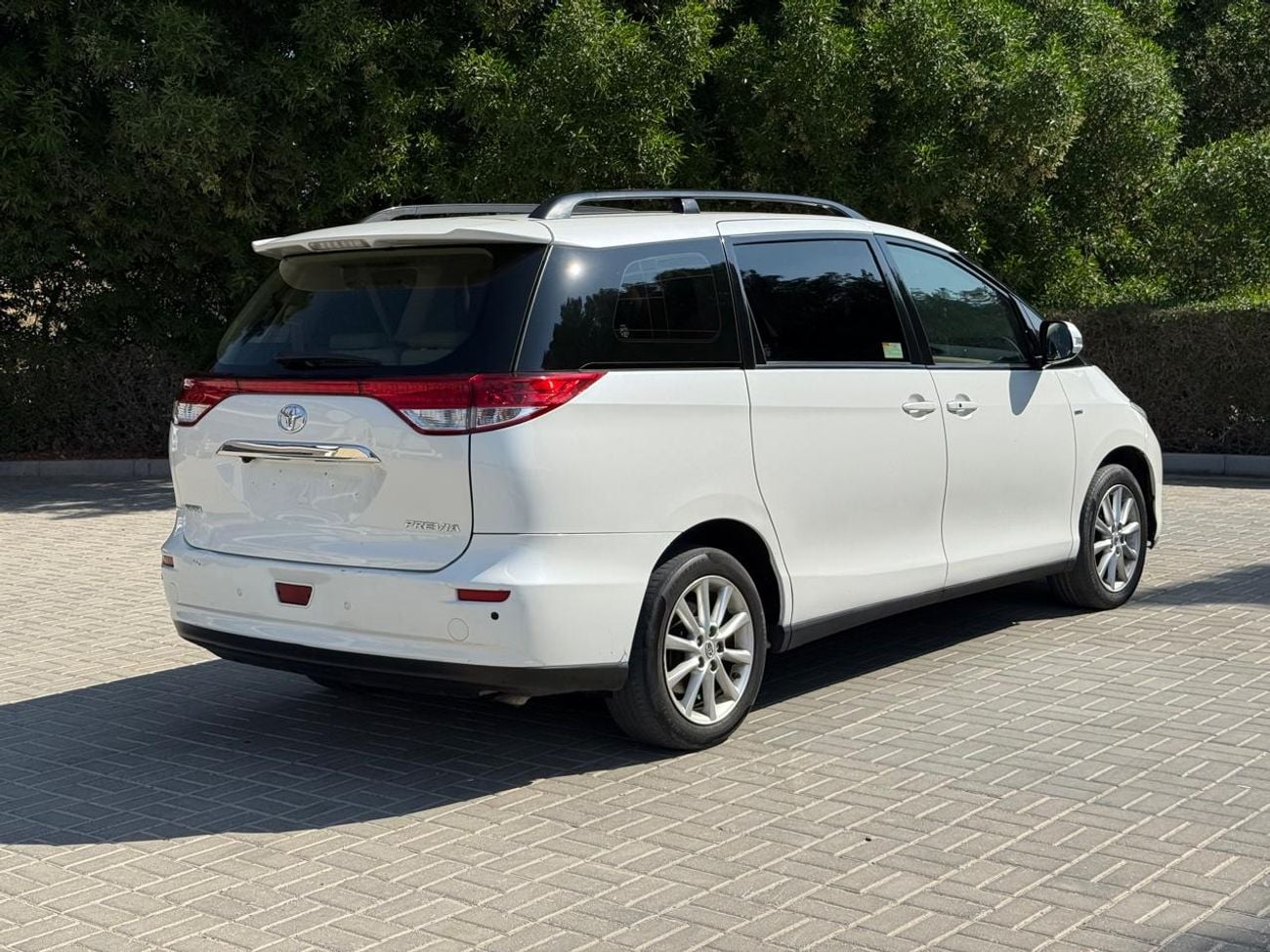 Toyota Previa SE