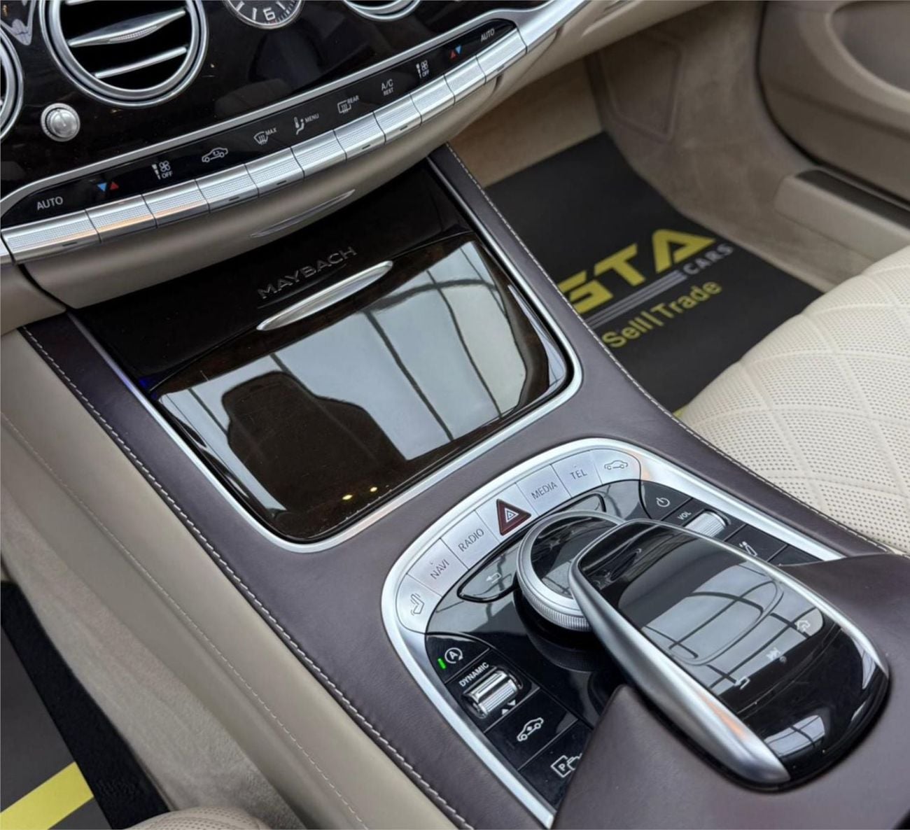 Mercedes Benz S560 STANDARD 2025 Land Rover Defender 90 HSE, Agency Warranty+Full Service History, Middle East Specs.