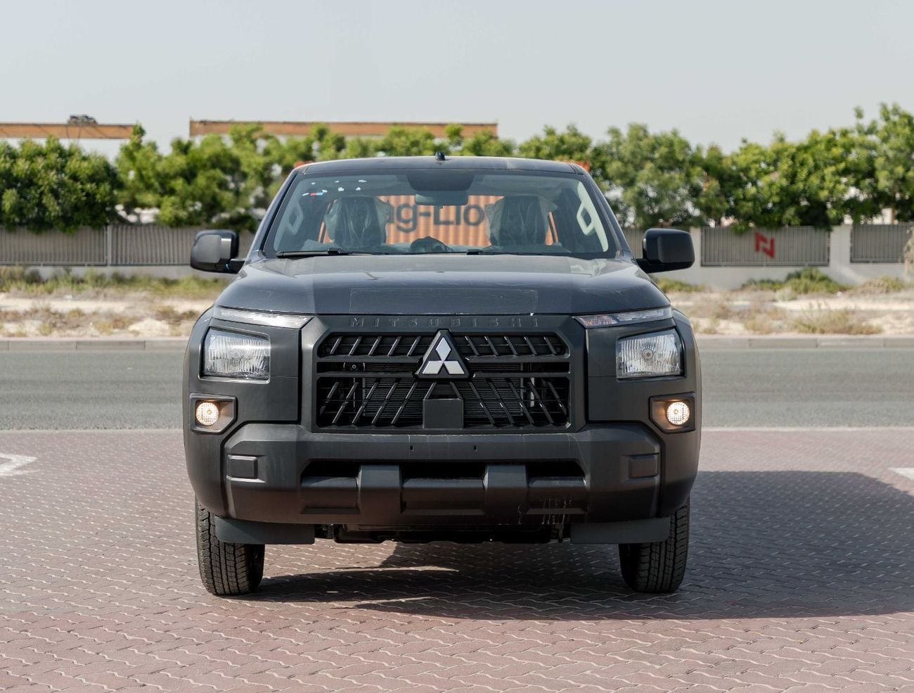 Mitsubishi L200 GL 2.4L - Manual - Grey Inside Black | Export Only
