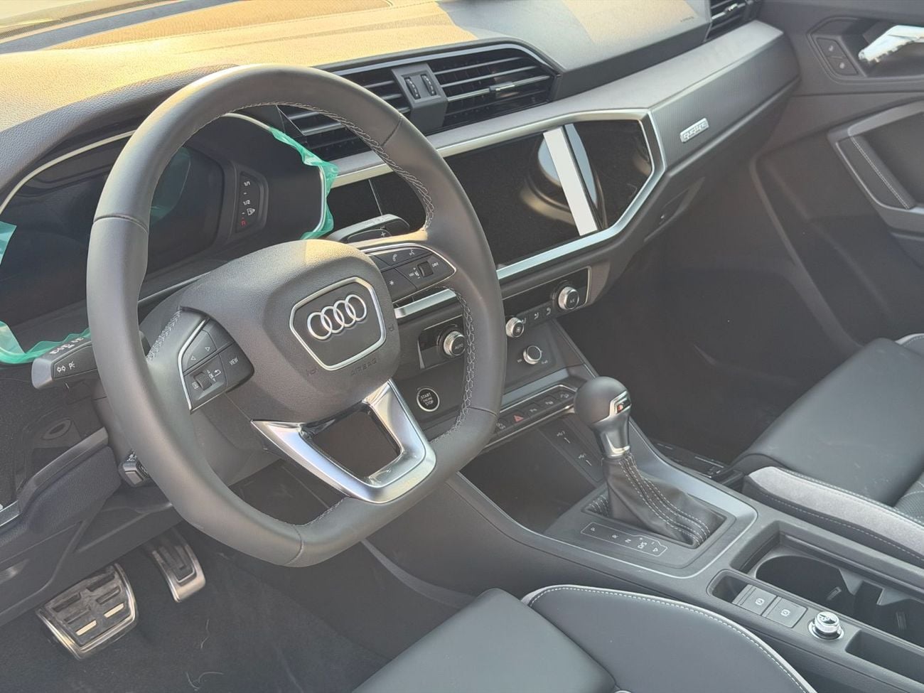 أودي Q3 35 TFSI S-LINE أنيق وديناميكي