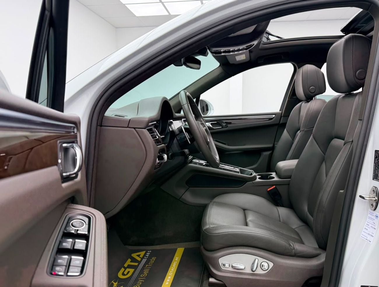 بورش ماكان STANDARD 2022 Porsche Macan, Warranty, Full Service History, Fully Loaded, Excellent Condition, GCC