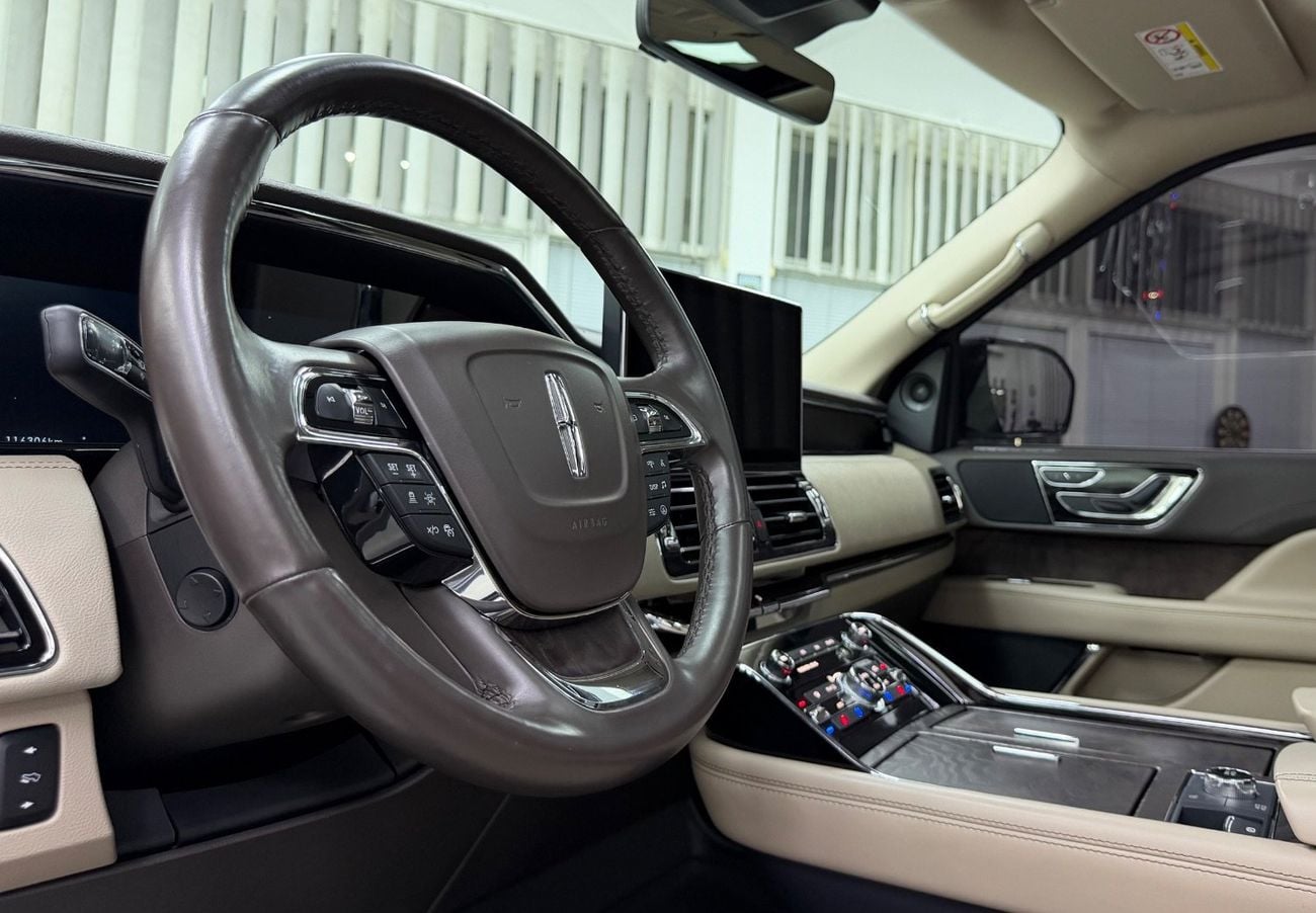 Lincoln Navigator RESERVE GCC .. FSH .. Perfect Condition .. Top Range