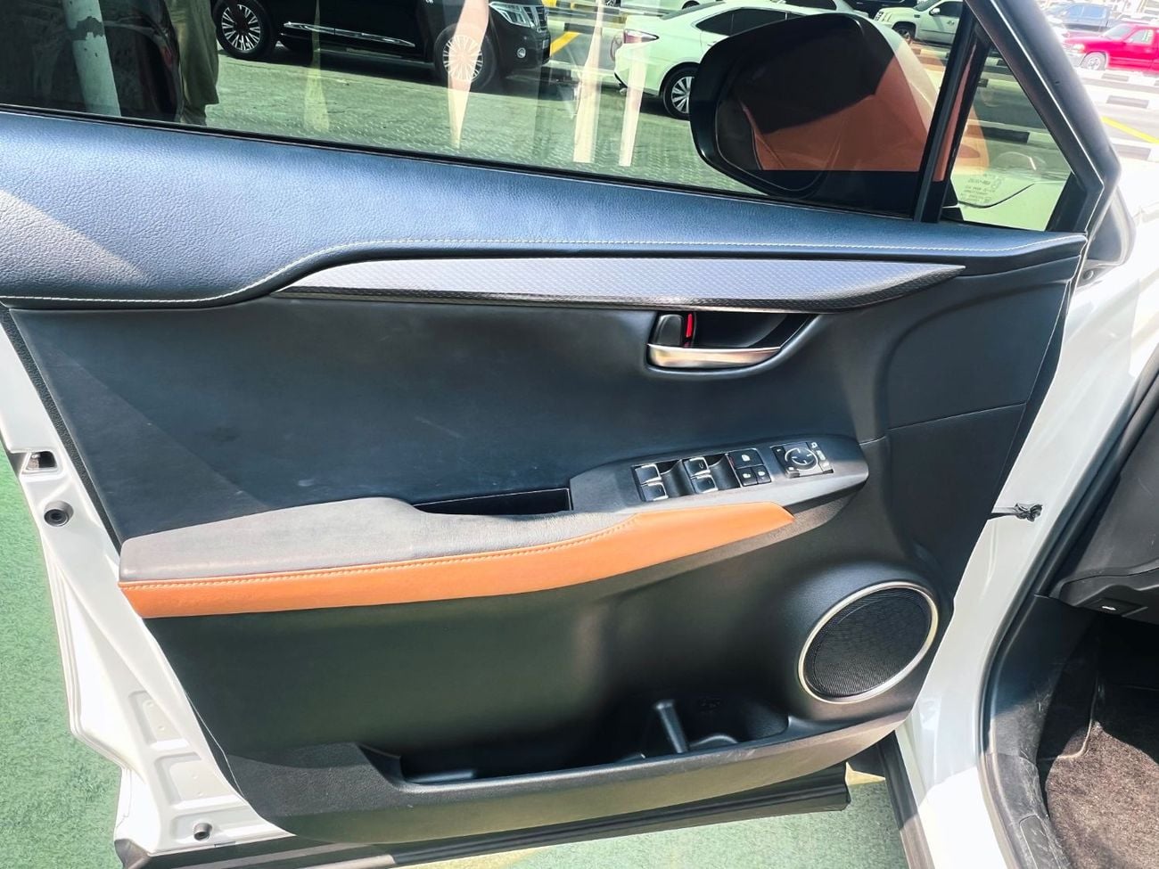Lexus NX300 PLATINUM LEXUS NX 300 2019.ENGINE 2.0L/V4.