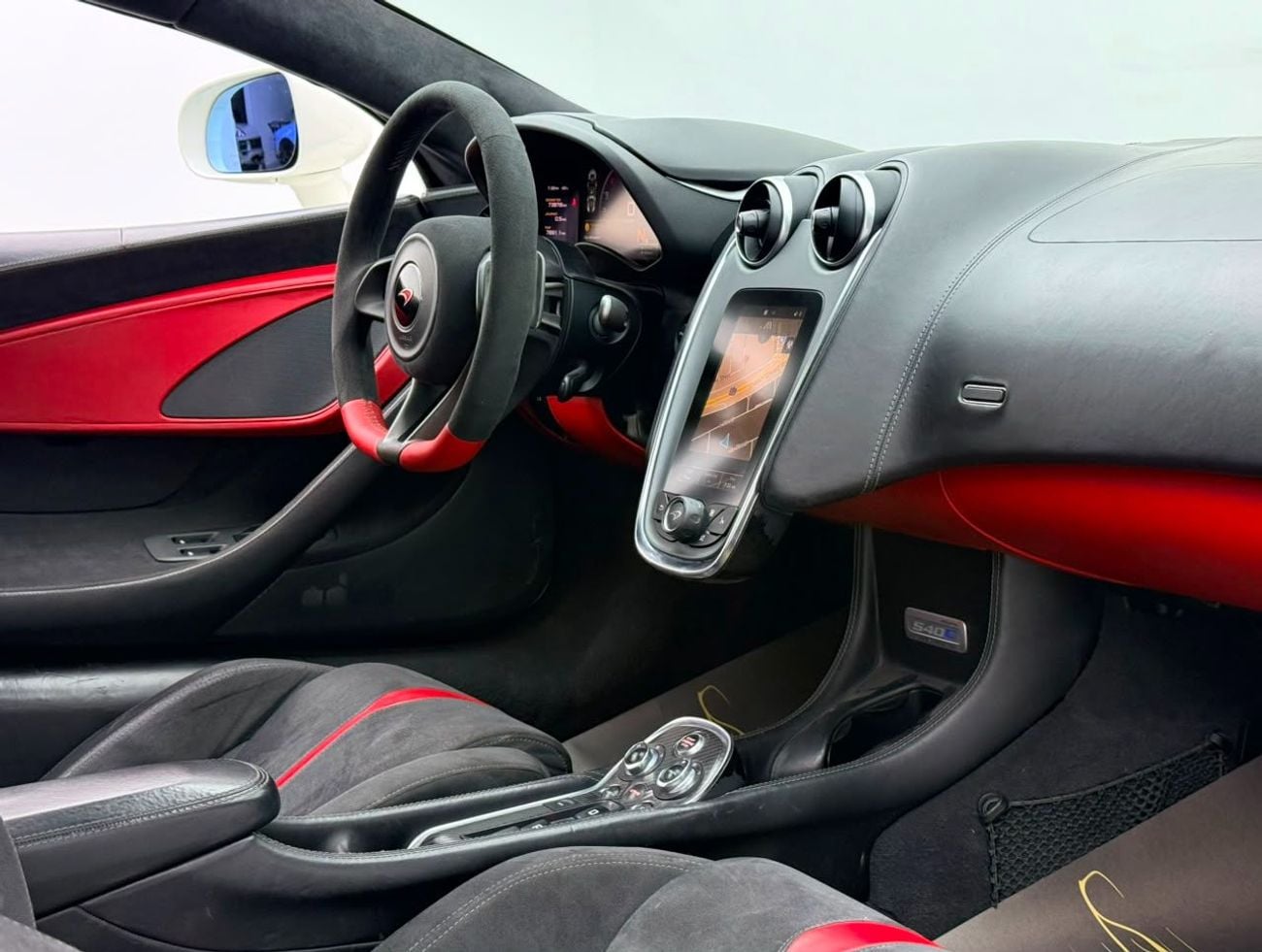 مكلارين 540C STANDARD 2016 McLaren 540C, Service History, Butterfly Doors, Fully Loaded, Excellent Condition, GCC