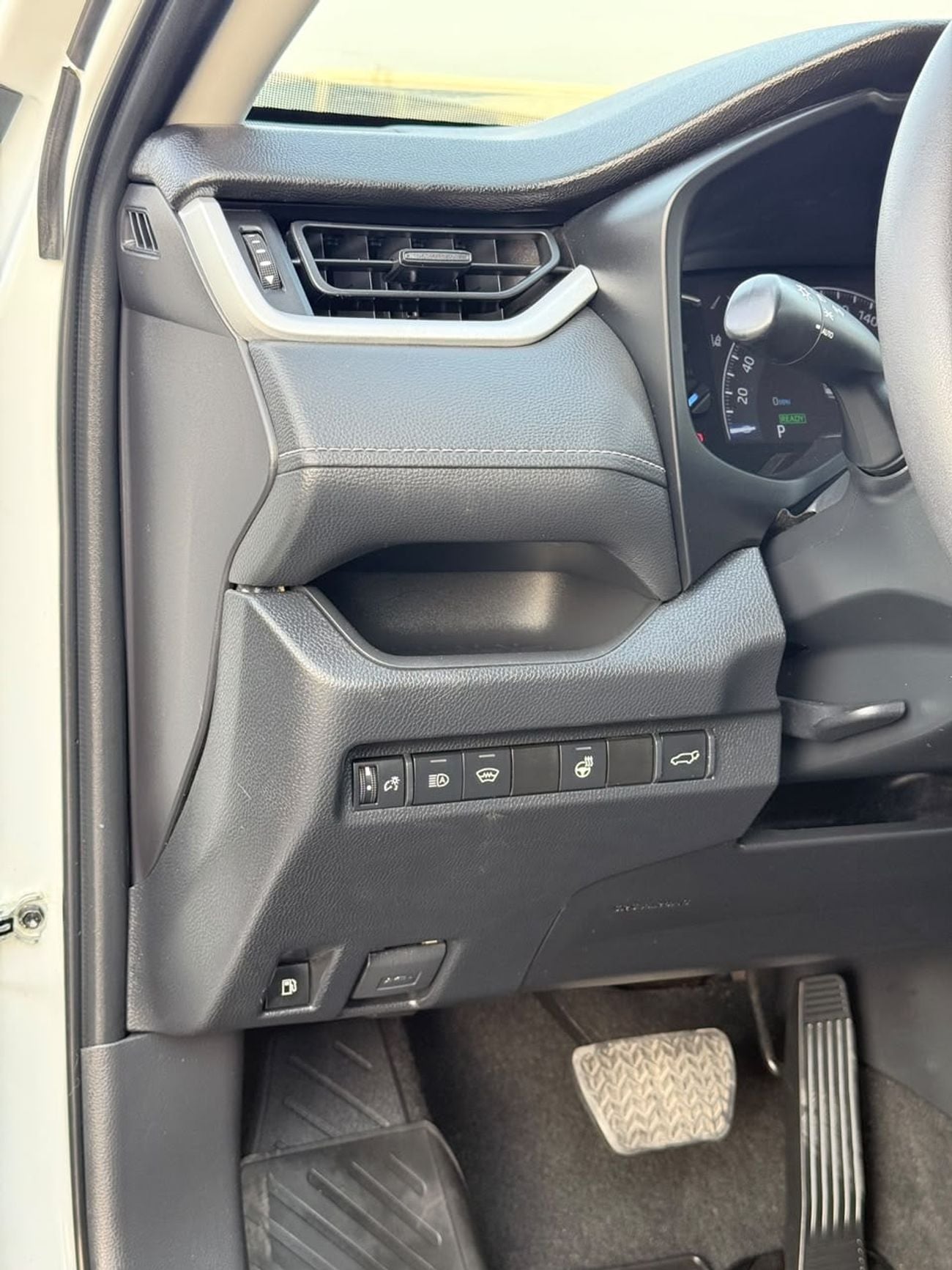 Toyota RAV4 XLE HEV Hybrid XLE Full option