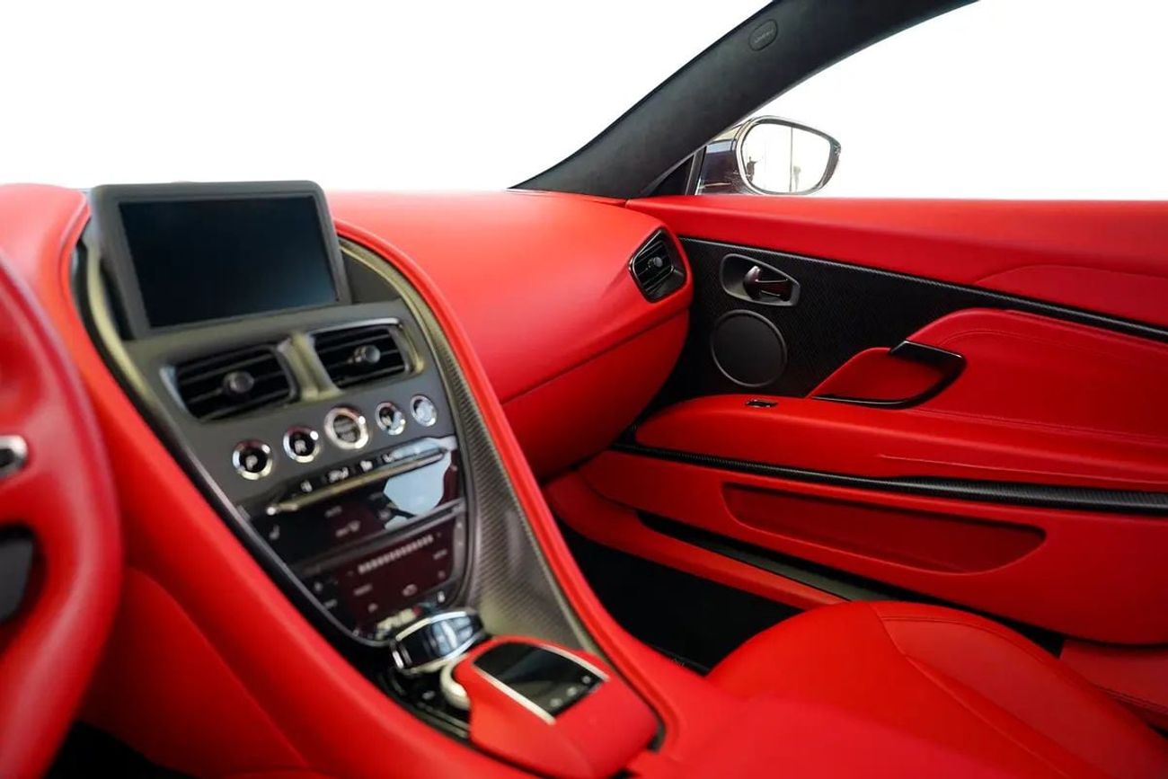 أستون مارتن DB11 AMR 5.2L