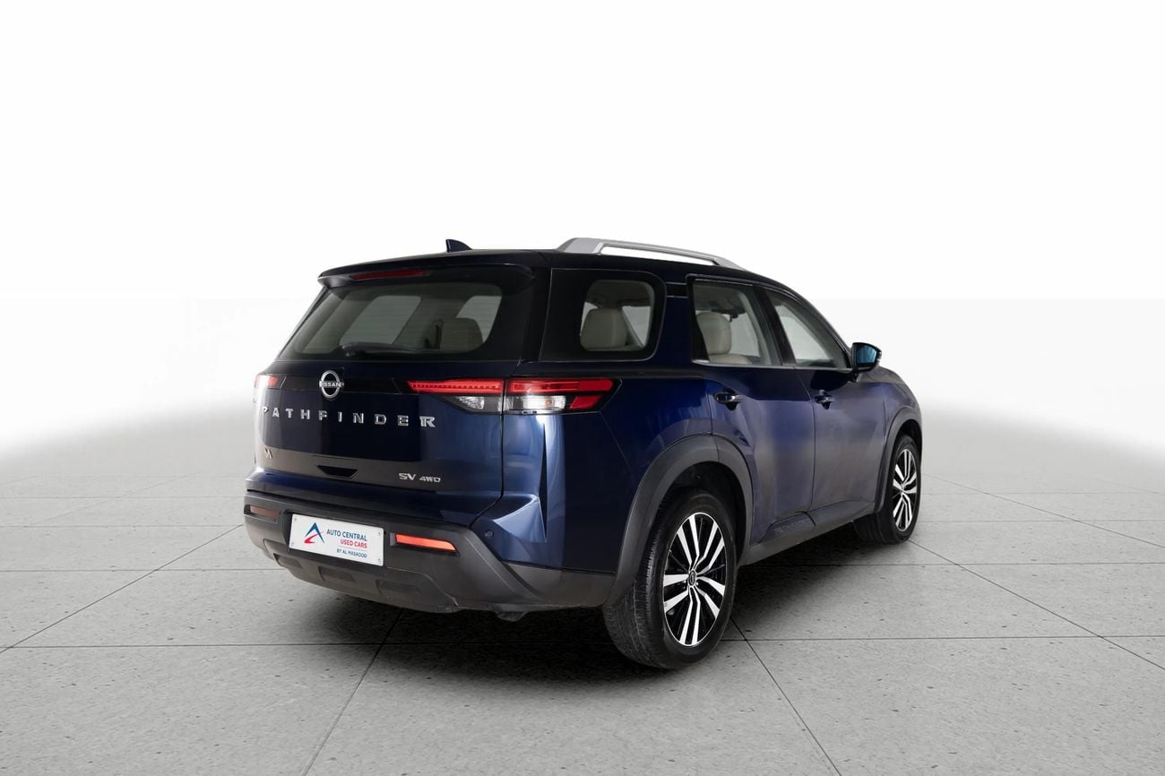 Nissan Pathfinder SV 3.5