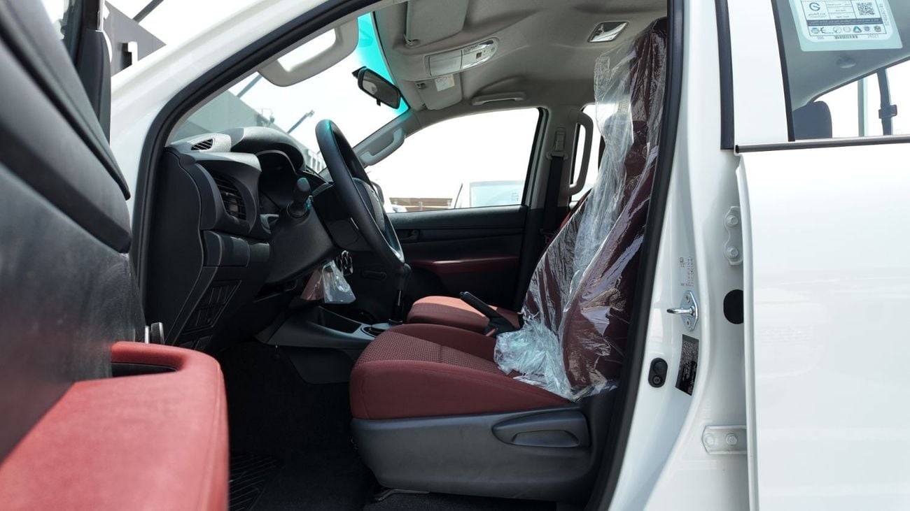 Toyota Hilux DLX 2.4L diesel 4WD 2026