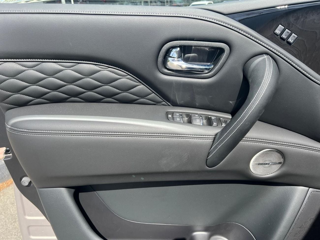 Infiniti QX80 LUXE SENSORY PROACTIVE 5.6L