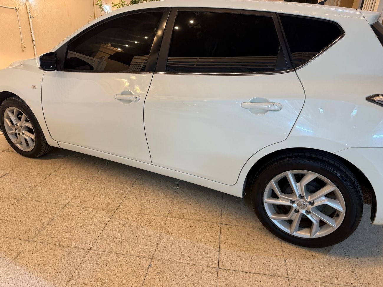Nissan Tiida SV