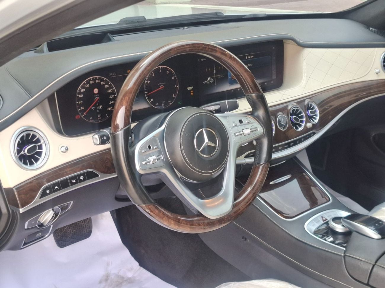 Mercedes Benz S560 L AMG
