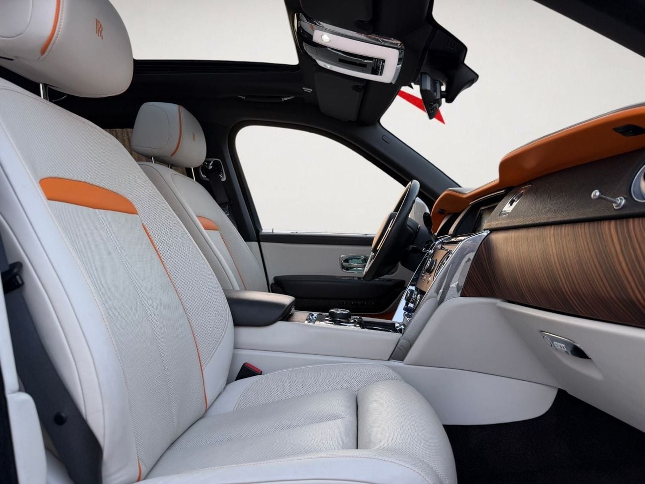 Rolls Royce Cullinan STANDARD ROLLS-ROYCE CULLINAN SILVER BADGE | GCC | ORIGINAL PAINT | AGMC SERVICE CONTRACT