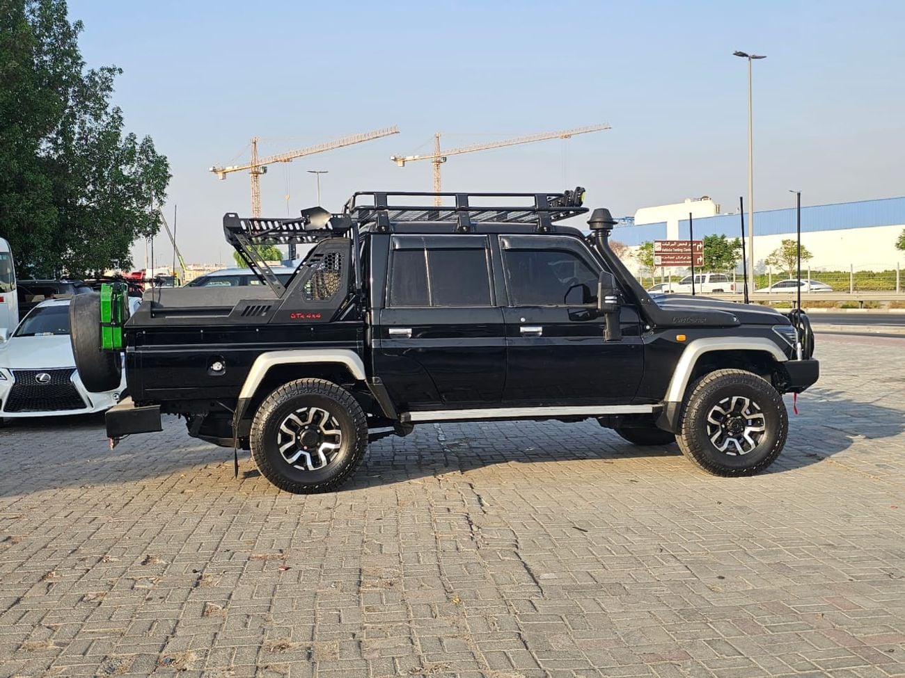 تويوتا لاند كروزر بيك آب Standard 1VD-FTV 4.5L V8 Diesel Engine Manual Gear 4WD 5 Seats 4 Doors