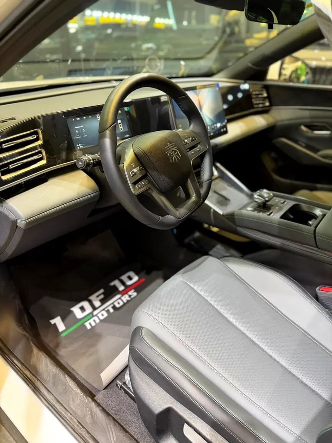 بي واي دي تشين L 2025BYD DM-i Hybrid - Brand - WITH WARRANTY