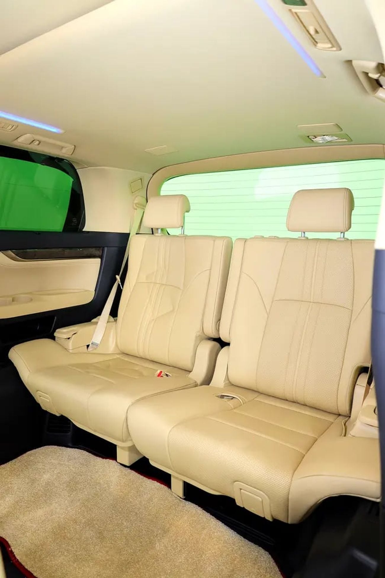 تويوتا ألفارد Executive VIP Lounge V6 - 296 HP - FULLY LOADED - LIKE CONDITION