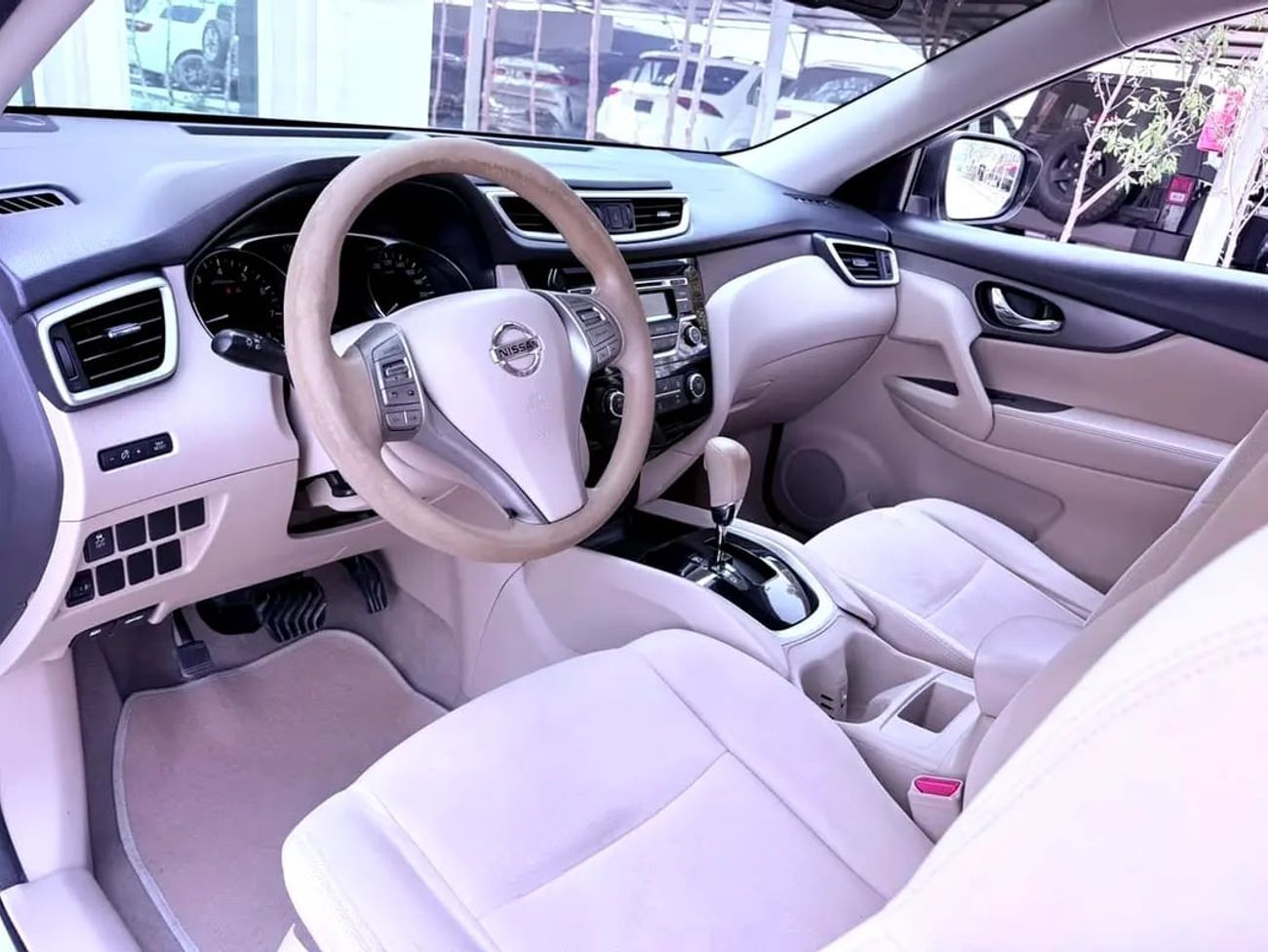 Nissan X Trail نيسان اكس تريل خليجي بحالة ممتازة SE GCC Specs
