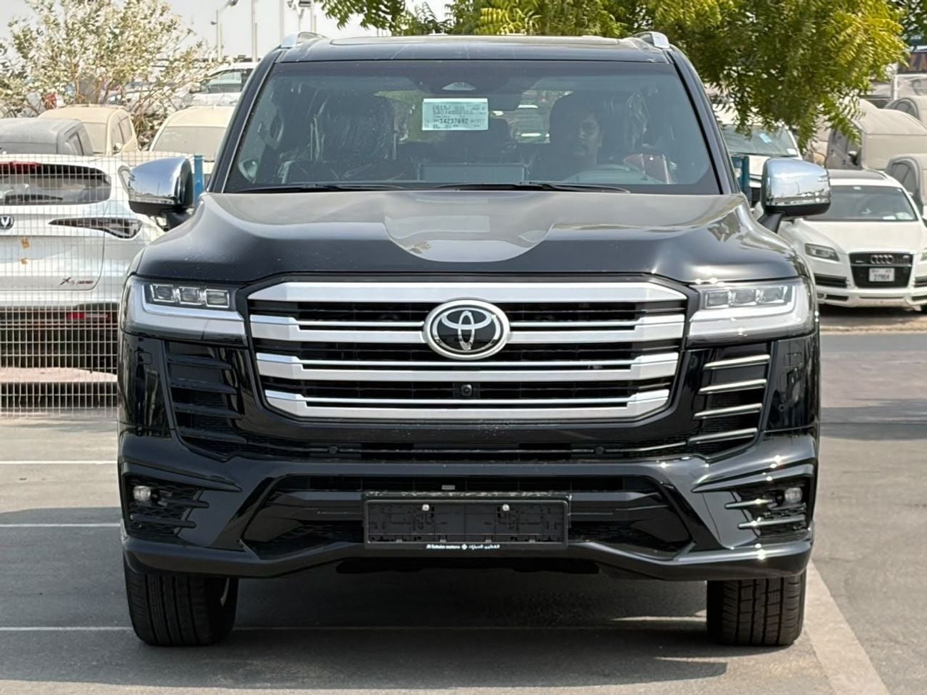 تويوتا لاند كروزر VXR LC300 || محرك بنزين V6 سعة 3.5 لتر | مقاعد جلدية كهربائية | كاميرا 360 درجة | نظام صوت JBL | شاشة عر