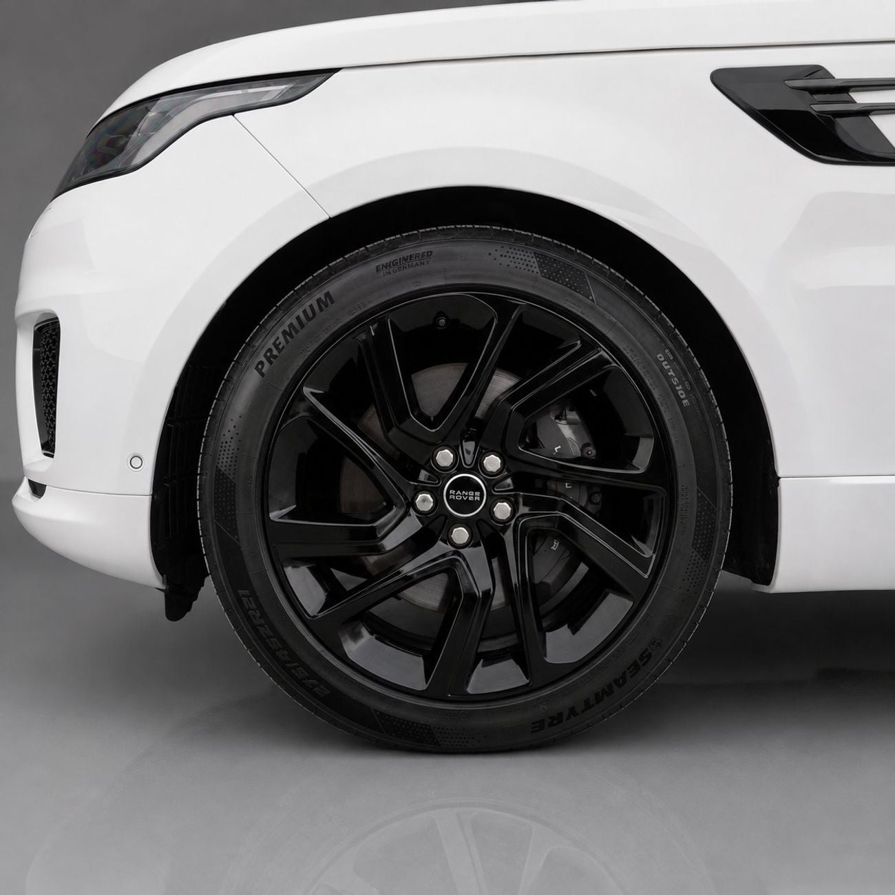 Land Rover Range Rover Sport HSE DYNAMIC AED 2,586 P.M • 0% Downpayment • Range Rover Sport HSE Dynamic • 1 Year Warranty