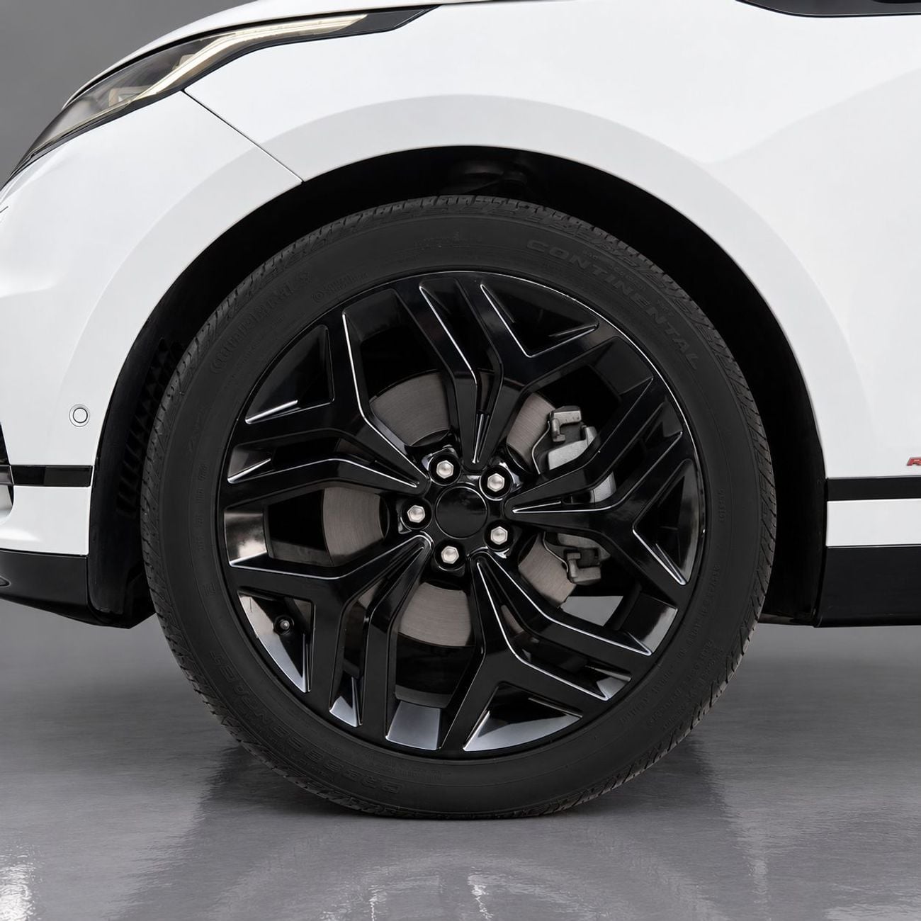 Land Rover Range Rover Velar R-DYNAMIC HSE AED 2,107 P.M • 0% Downpayment • Range Rover Velar P380 R-Dynamic • 1 Year Warranty
