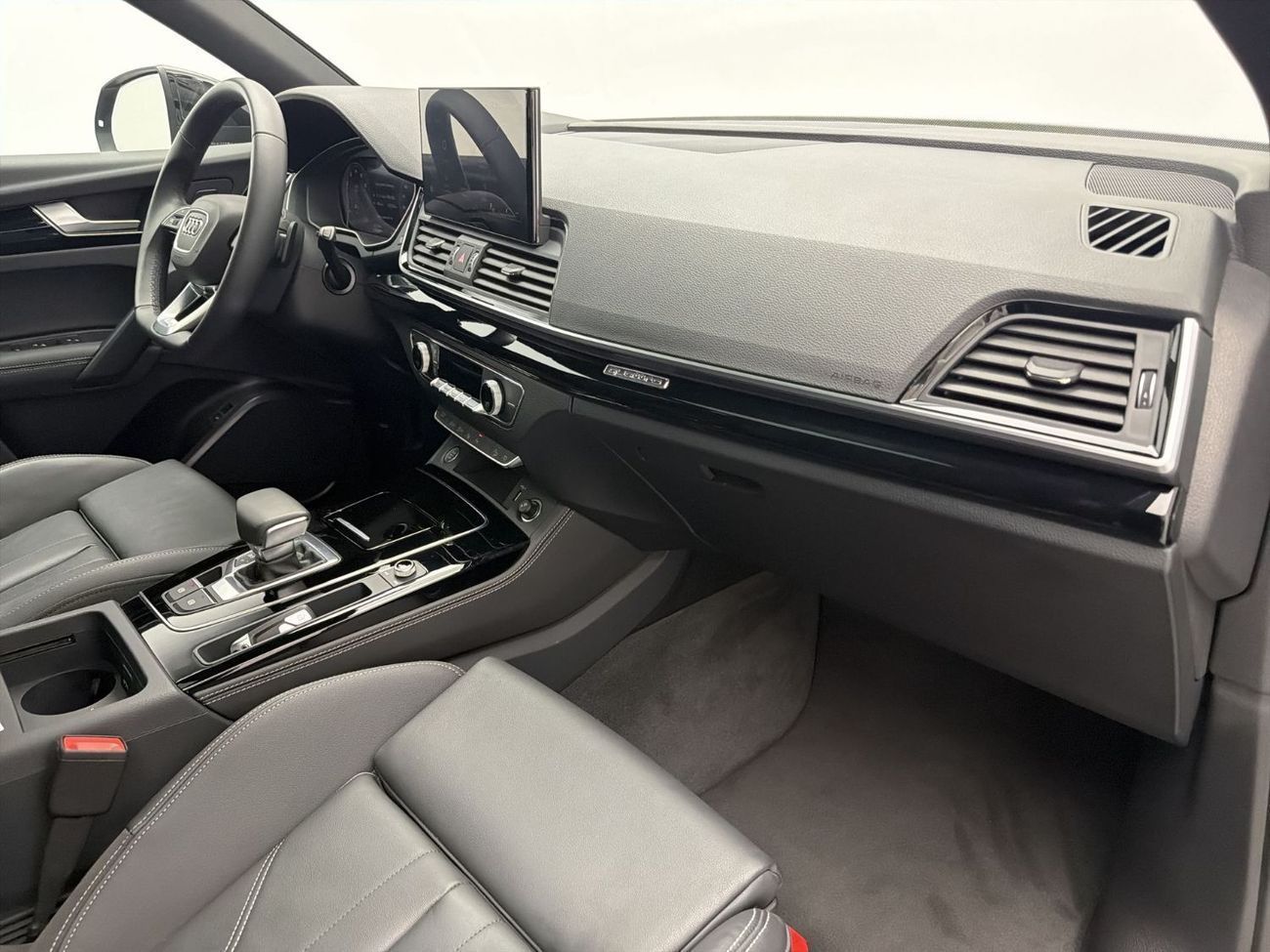 أودي Q5 45 TFSI S-LINE quattro 249hp (Ref# 04212)