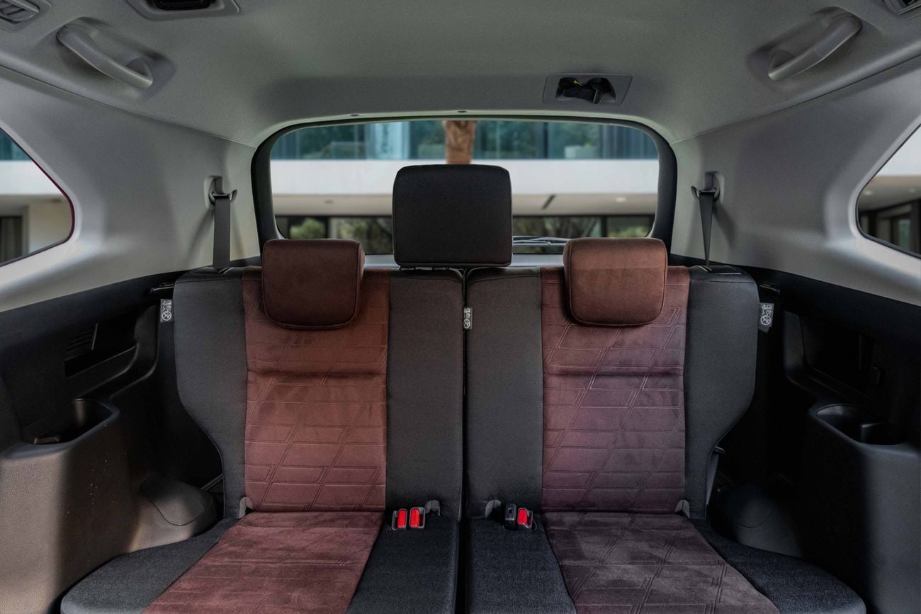Toyota Innova HYCROSS Innova Hycross 7 Seater | 2,546 P.M | 0% Downpayment | TOYOTA WARRANTY