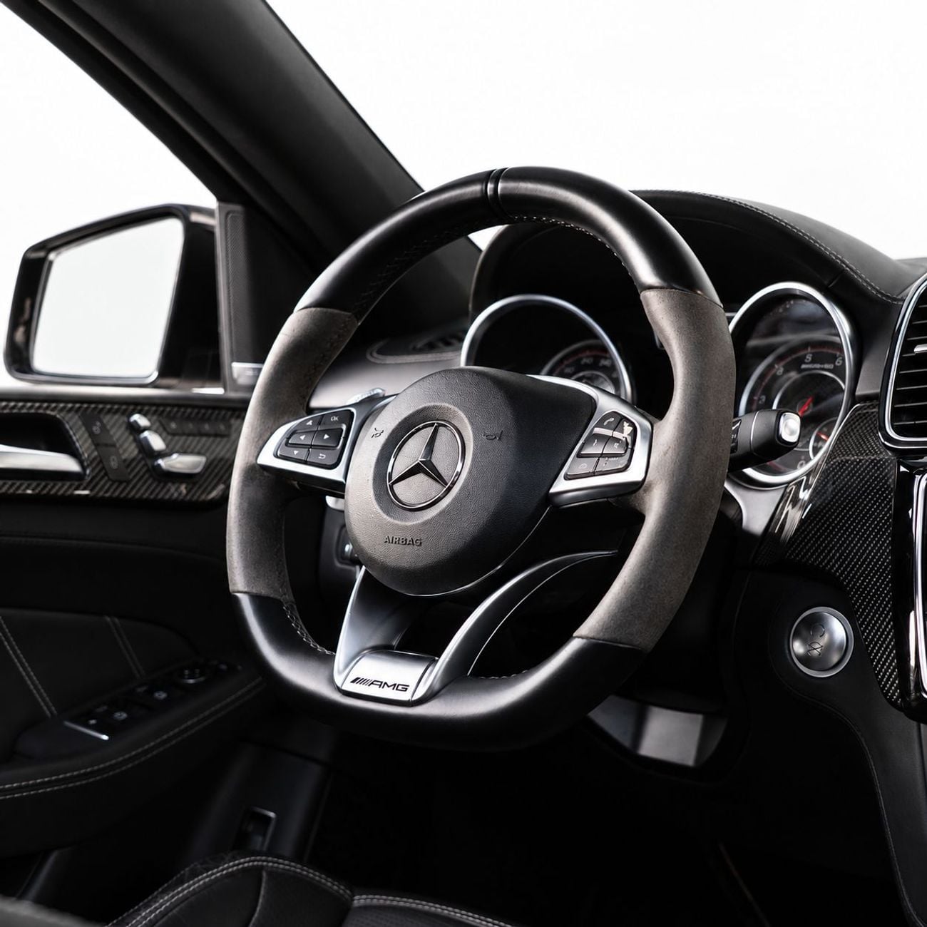 مرسيدس بنز GLE 63 AMG إس 3,329 درهم إماراتي شهرياً • بدون دفعة أولى • مرسيدس بنز GLE 63 S AMG • ضمان لمدة عام