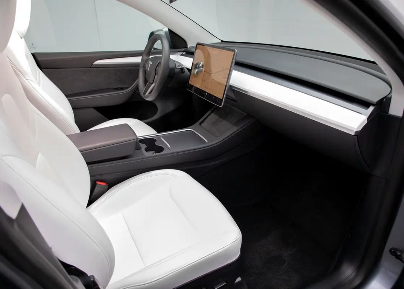 Tesla Model Y PERFORMANCE Dual Motor AWD • Warranty • GCC Spec