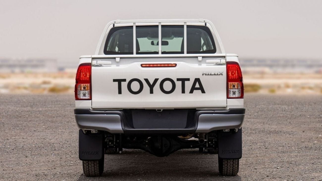 Toyota Hilux HILUX 2.4L MT DC 4WD DIESEL 2026