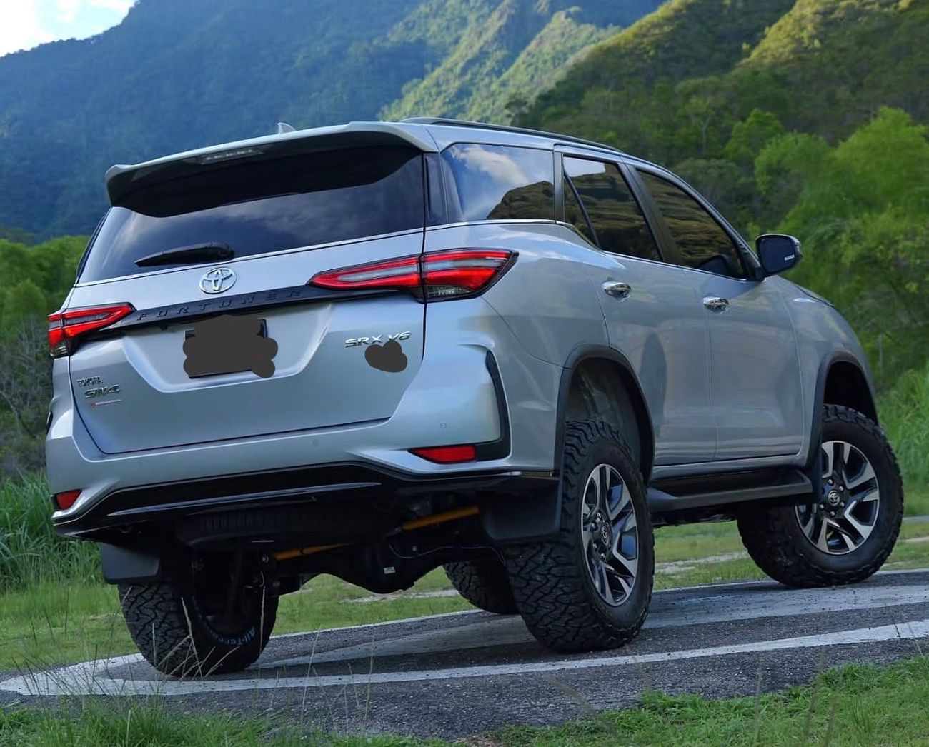 Toyota Fortuner VXR Toyota Fortuner 2018 Upgrade 2025 GR Sport V6 LHA Petrol