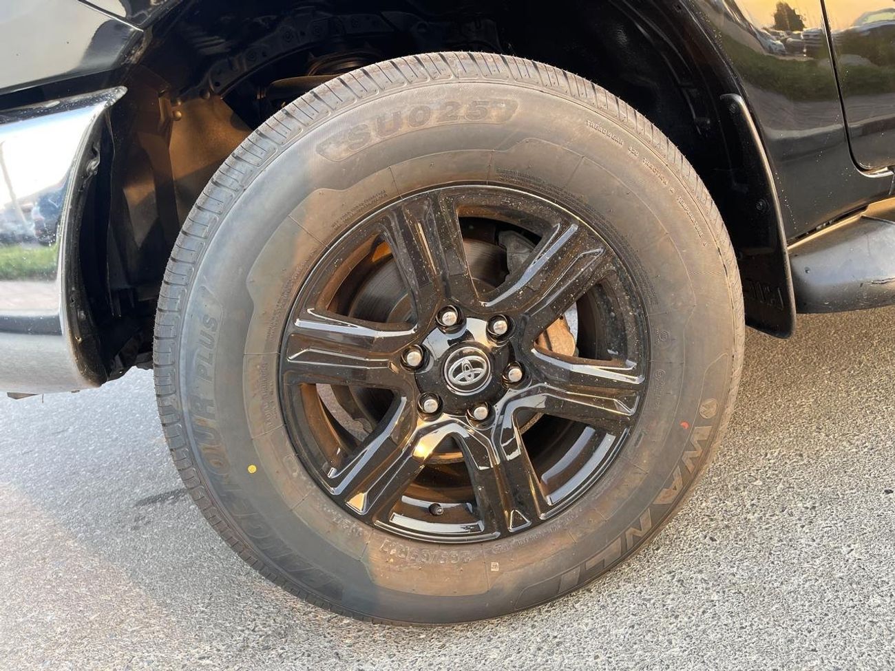 تويوتا هيلوكس GLX Toyota hilux LHD black color petrol engine