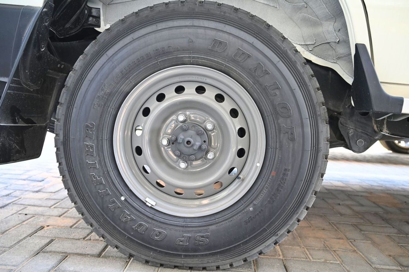 Toyota Land Cruiser 70 LC76 2.8L Manual Diesel