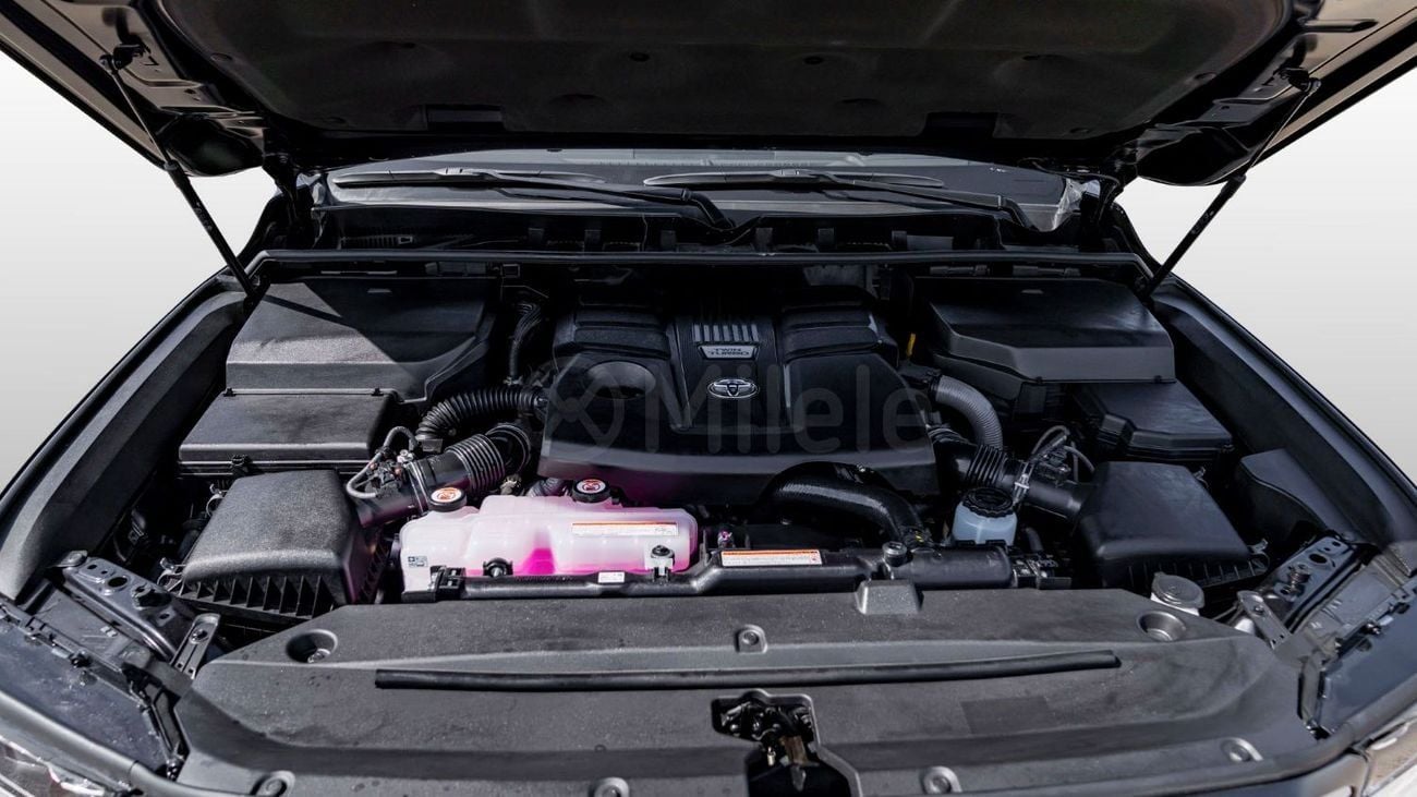 تويوتا لاند كروزر VXR