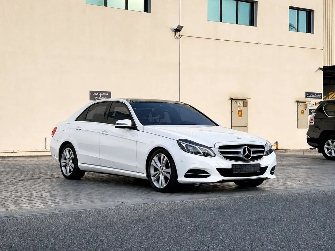 مرسيدس بنز E300 E300 | AVANTGRADE | LOW MILEAGE | FREE ACCIDENT | WELL MAINTAINED