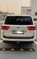 تويوتا لاند كروزر VXR