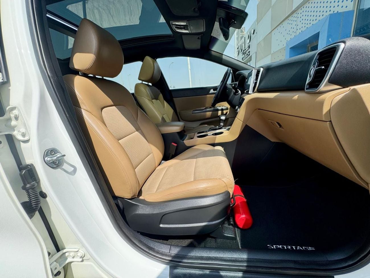 كيا سبورتيج LX STANDARD 799/- شهريًا | خليجي | فتحة سقف بانورامية، مقاعد جلدية، مثبت سرعة | خالية من الحوادث