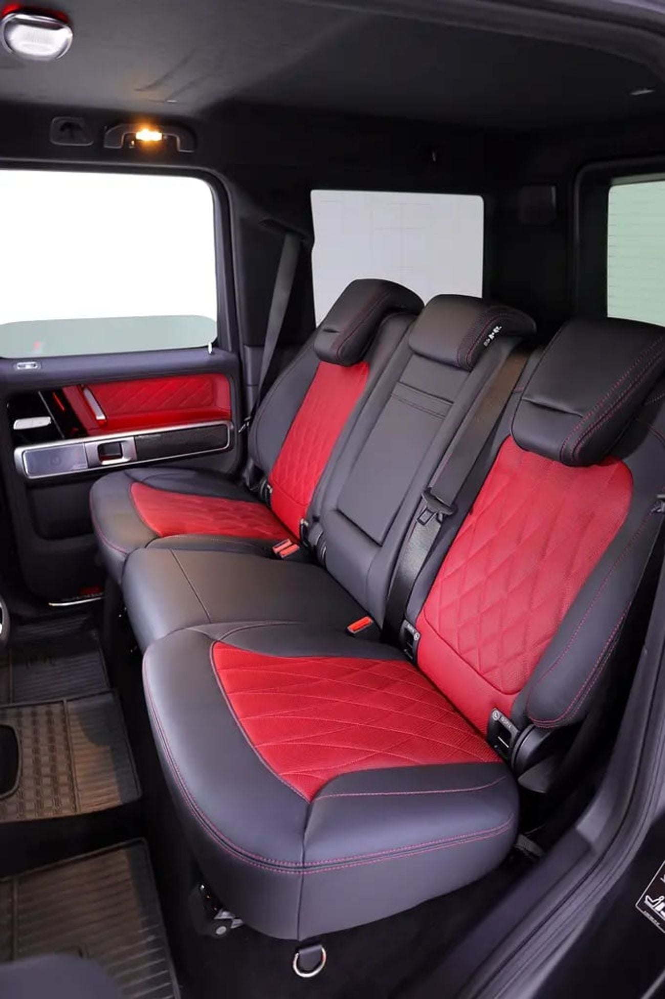 Mercedes Benz G63 AMG G63 MANUFAKTUR EDITION + CARBON INTERIOR + 5 YEARS DEALER WARRANTY + SERVICE CONTRACT