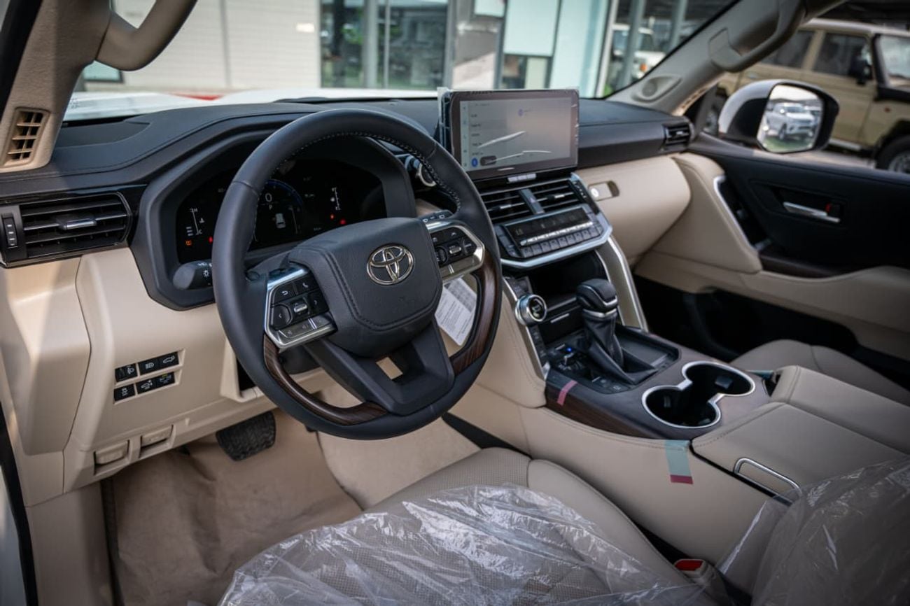 Toyota Land Cruiser GXR LC300 3.5L HEV