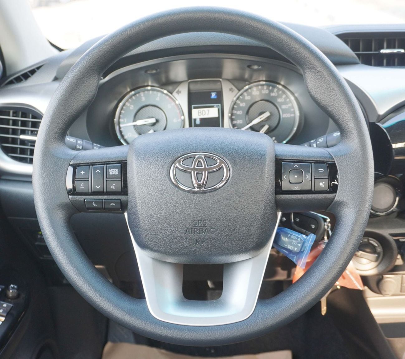 Toyota Hilux SR5 *2026 MODEL: TOYOTA HILUX 4X4 DC 2.4L DIESEL A/T FULL OPTION W/O COOL BOX*