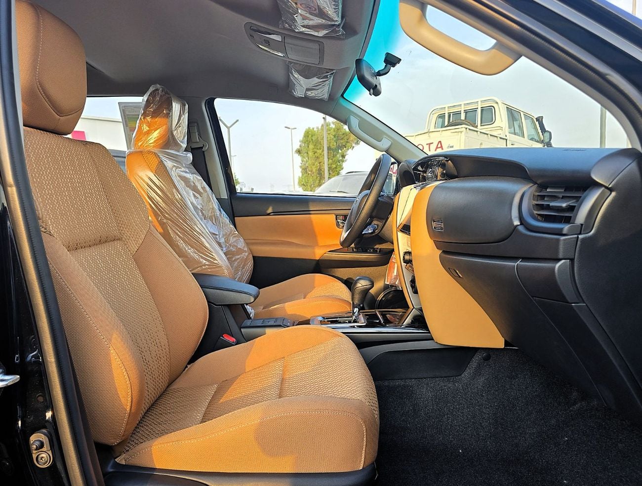 Toyota Fortuner Fortuner SR5 2.7L A/T 4WD SUV 7Seats GCC Black Color 2026 Toyota Fortuner SR5 2.7l A/T 4WD GCC Black Color 2026 Model