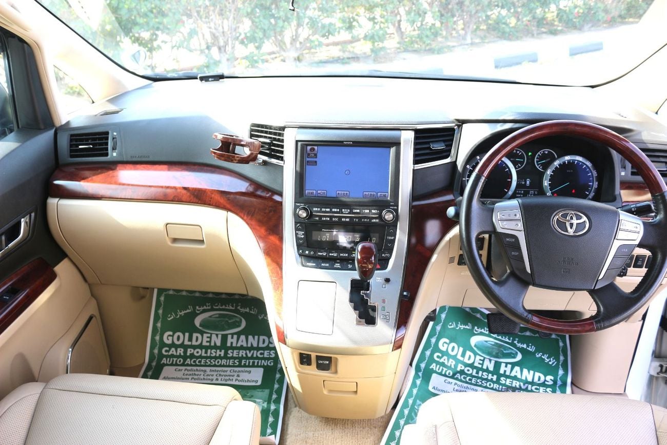 Toyota Alphard For export, the steering wheel is on the right side.