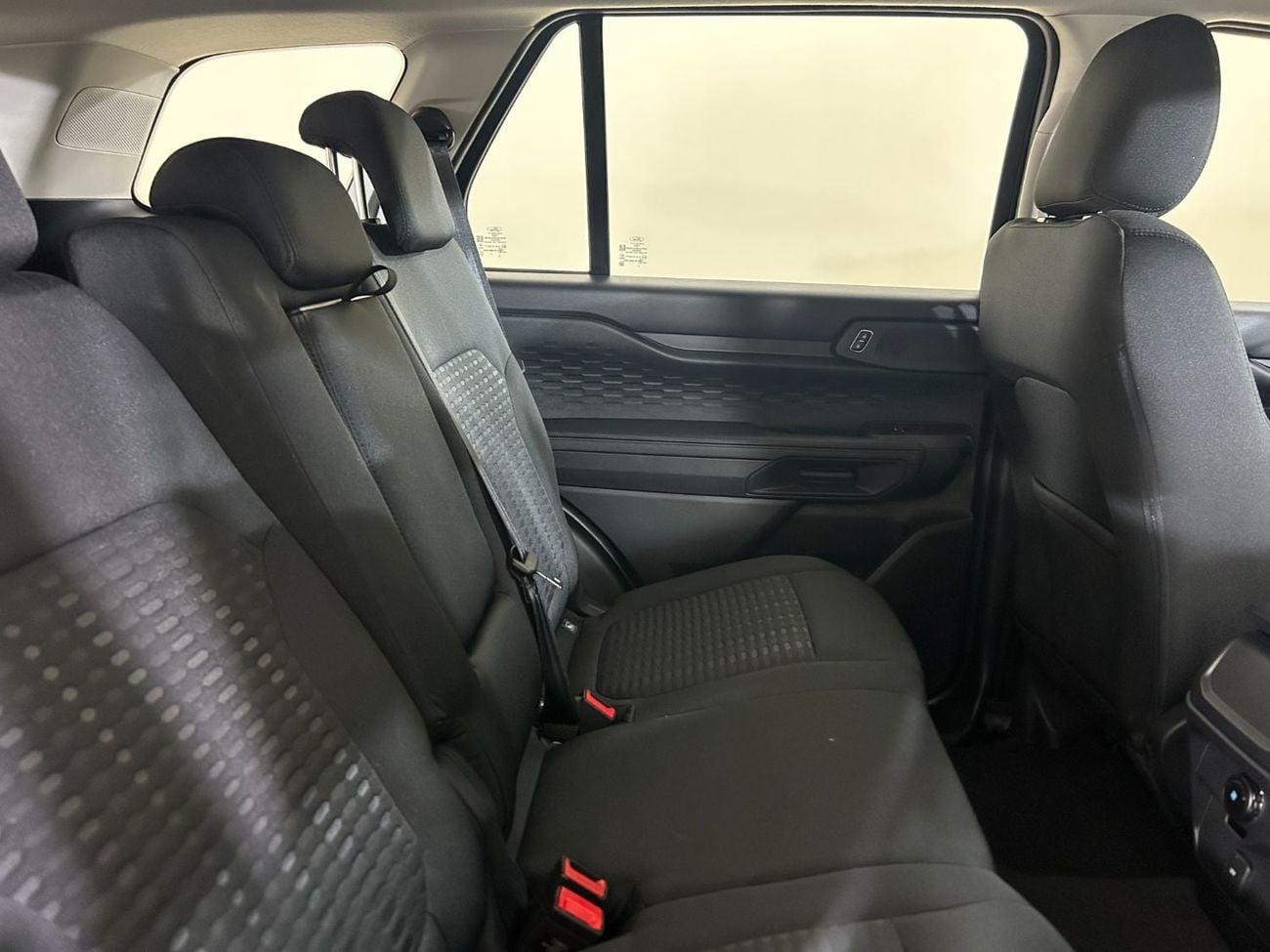 Ford Everest XLS EVR225/AL TAYER MOTORS/ AL QOUZ SHOWROOM