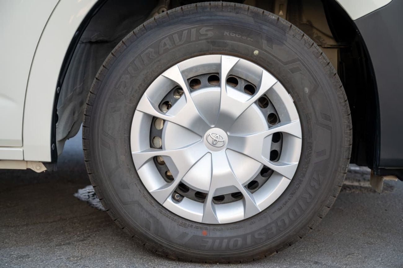 Toyota Hiace DX 2.8L PASSENGER 2026 MODEL GCC