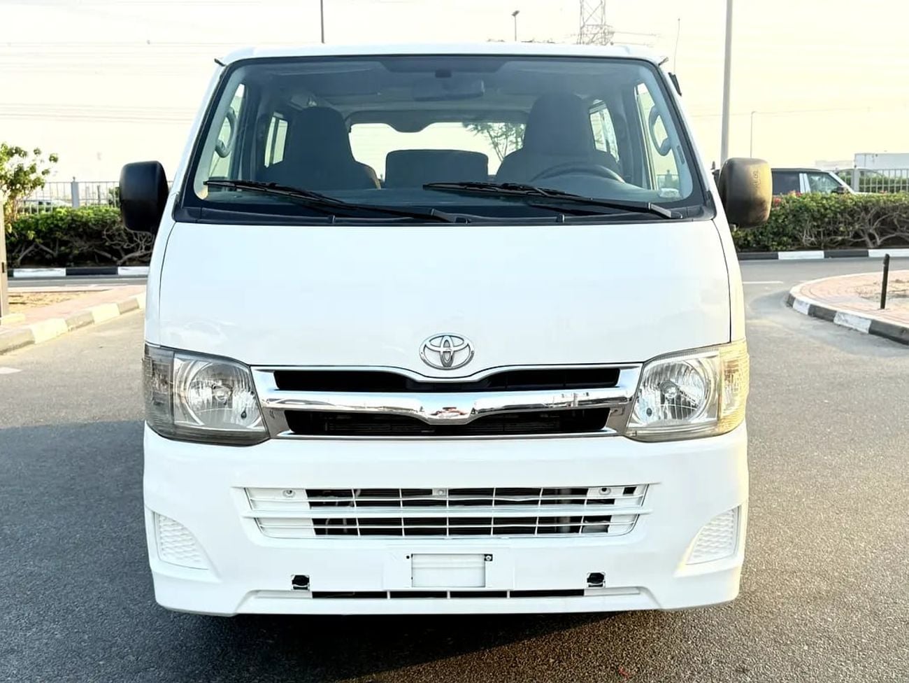 Toyota Hiace GL GCC Specs-passenger Van - excellent condition