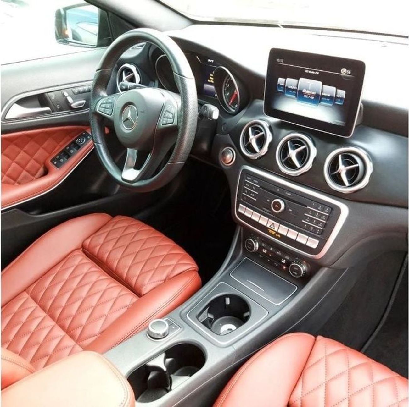 Mercedes Benz GLA250 STANDARD