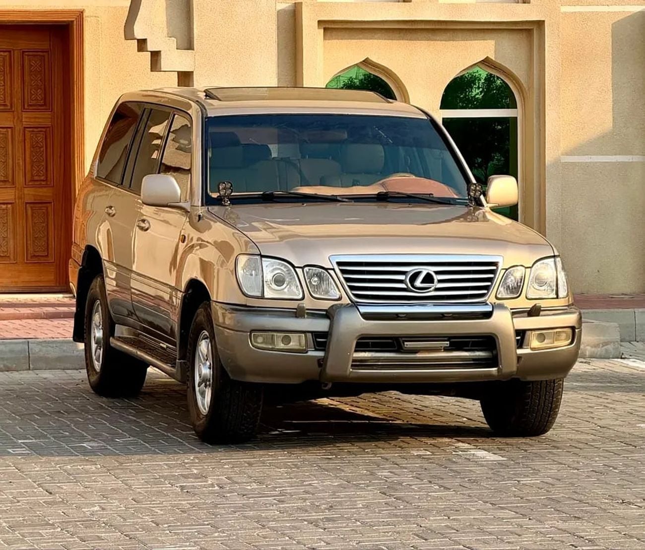 Lexus LX470 لكزس LX470 خليجي LX 470 GCC Specs - Reliable Luxury SUV